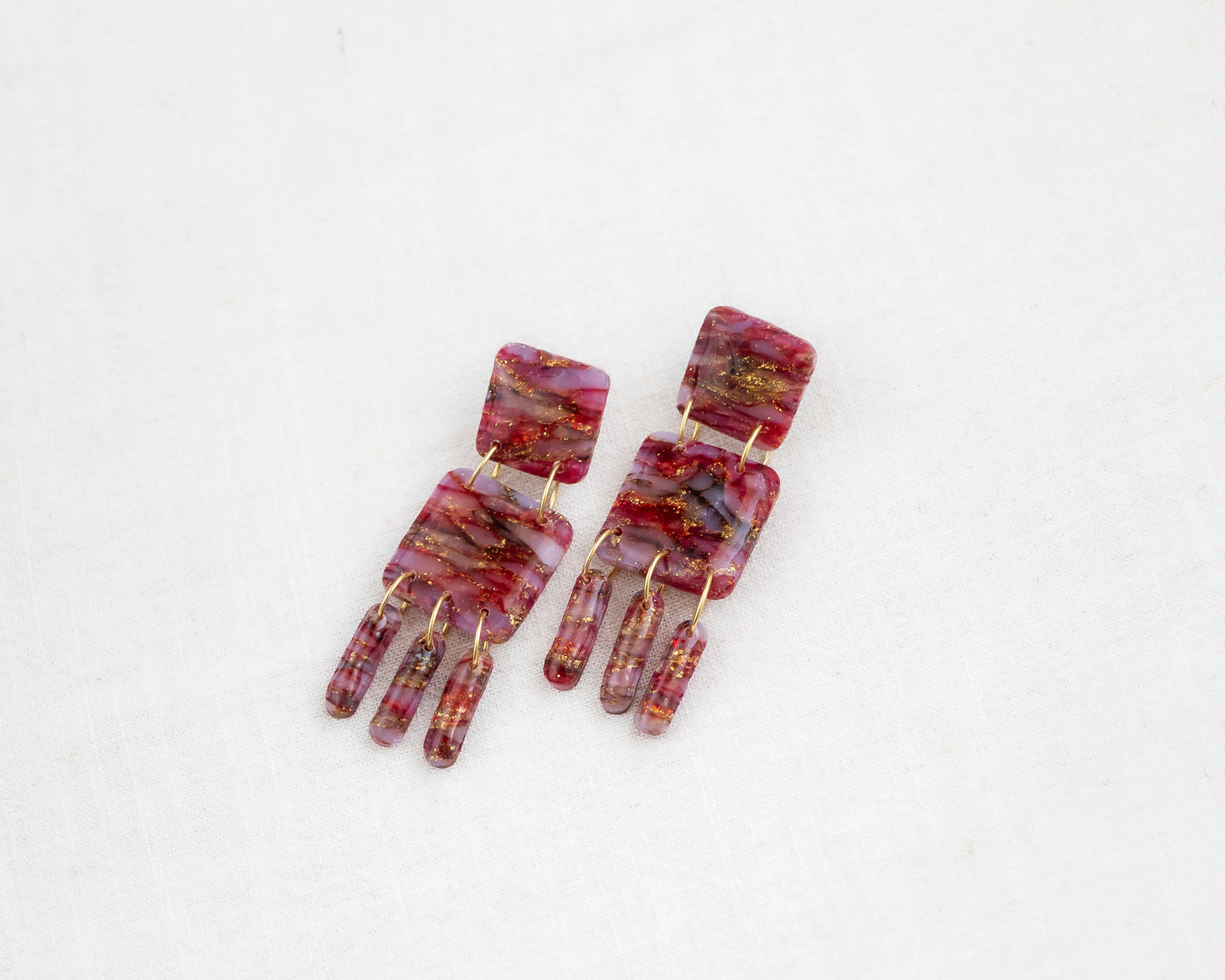 Aros Colgantes Cósmica — Arcilla Polimérica con Resina y Pan de Oro, Hecho a Mano