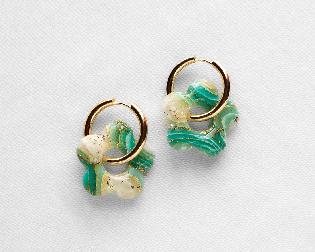 Los aros que cambian un outfit sin que tengas que pensarlo mucho