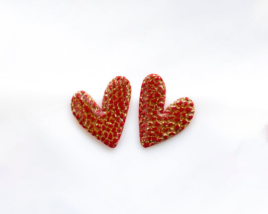 Aros Corazón Brasa — Arcilla Polimérica Rojo con Pan de Oro, Hecho a Mano