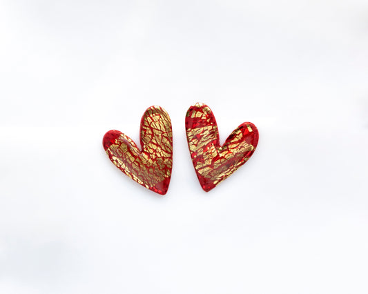 Aros Corazón Llama — Arcilla Polimérica Rojo con Pan de Oro, Hecho a Mano