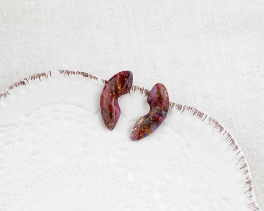 Aros Studs Nebulosa — Arcilla Polimérica con Resina y Pan de Oro, Hecho a Mano